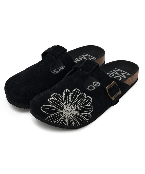 Mardi Mercredi(マルディメクルディ)の「CLASSIQUE T-STRAP SUEDE MULE / クラシック ストラップ スウェード ミュール サンダル(スリッポン・レディース・サンドベージュ/ブラウン/スモークピンク/ブラック/ダークブラウン/ピンク・23cm/24cm/25cm)」の2枚目の写真