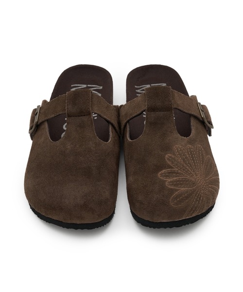 Mardi Mercredi(マルディメクルディ)の「CLASSIQUE T-STRAP SUEDE MULE / クラシック ストラップ スウェード ミュール サンダル(スリッポン・レディース・サンドベージュ/ブラウン/スモークピンク/ブラック/ダークブラウン/ピンク・23cm/24cm/25cm)」の19枚目の写真