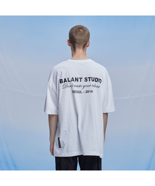 BALANT(バラント)の「クラシックスローガンスタジオTシャツ - ホワイト(Tシャツ/カットソー・メンズ・その他・MEDIUM/LARGE)」の3枚目の写真