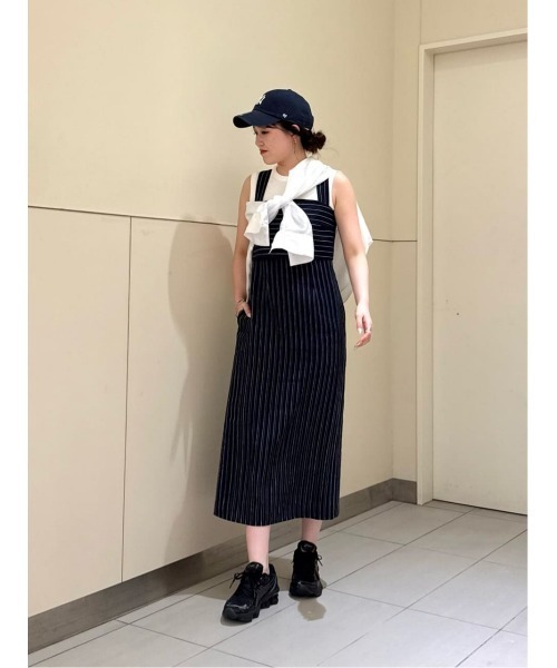 allureville(アルアバイル)の「リネンストライプジャンパーワンピース(ワンピース・レディース・ネイビー・1/2)」の17枚目の写真