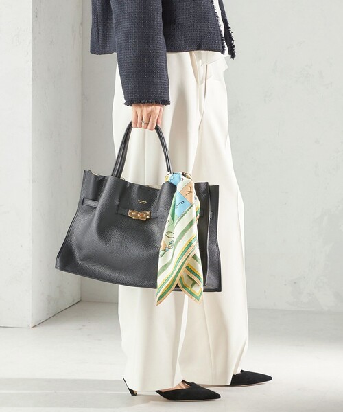 VIOLAd'ORO（ヴィオラドーロ）の「VIOLAd’ORO:A4 金具付き トート（トートバッグ・レディース・キャメル/ブラック・ONE SIZE）」の5枚目の写真