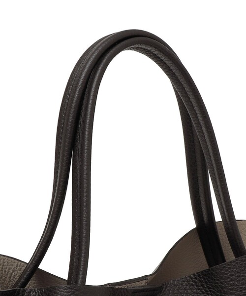 VIOLAd'ORO（ヴィオラドーロ）の「VIOLAd’ORO:A4 金具付き トート（トートバッグ・レディース・キャメル/ブラック・ONE SIZE）」の9枚目の写真