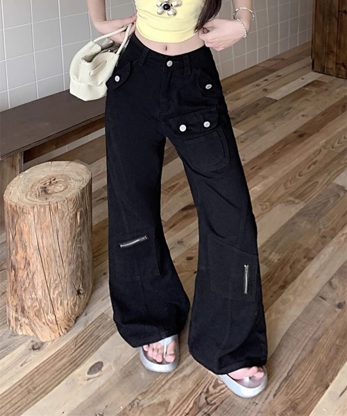 &soiree(アンドソワレ)の「ランダムポケットストレートパンツ(デニムパンツ・レディース・ブラック・X-LARGE/LARGE/MEDIUM/SMALL)」の5枚目の写真