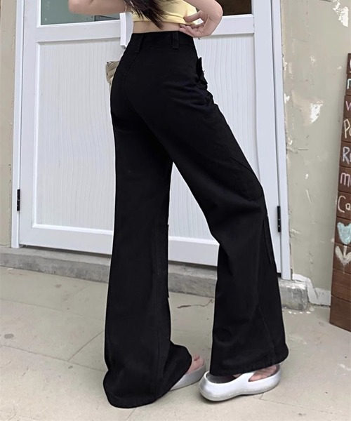 &soiree(アンドソワレ)の「ランダムポケットストレートパンツ(デニムパンツ・レディース・ブラック・X-LARGE/LARGE/MEDIUM/SMALL)」の2枚目の写真