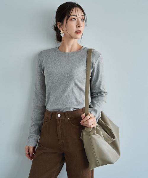STYLE DELI(スタイルデリ)の「シンプルなフラットカットソートップス(Tシャツ/カットソー・レディース・ブラック/ホワイト/ライトグレー・FREE)」の1枚目の写真