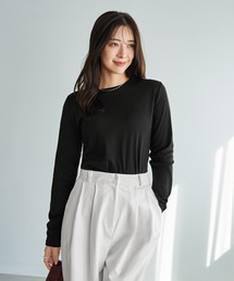 シンプルなフラットカットソートップス