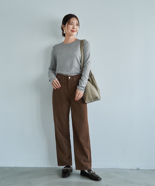 STYLE DELI(スタイルデリ)の「シンプルなフラットカットソートップス(Tシャツ/カットソー・レディース・ブラック/ホワイト/ライトグレー・FREE)」の4枚目の写真