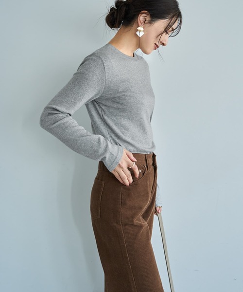 STYLE DELI(スタイルデリ)の「シンプルなフラットカットソートップス(Tシャツ/カットソー・レディース・ブラック/ホワイト/ライトグレー・FREE)」の6枚目の写真
