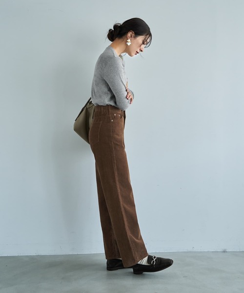 STYLE DELI(スタイルデリ)の「シンプルなフラットカットソートップス(Tシャツ/カットソー・レディース・ブラック/ホワイト/ライトグレー・FREE)」の7枚目の写真
