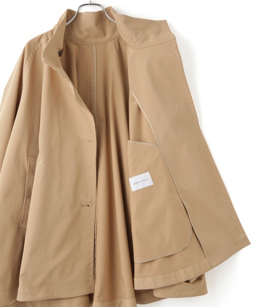 ADAM ET ROPE'（アダムエロペ）の「フレアーミドルトレンチコート（トレンチコート・レディース・ベージュ/オフホワイト・FREE）」の6枚目の写真