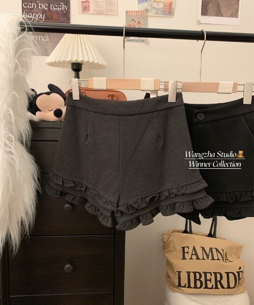 Ritzy(リッツィー)の「フリルデザイン ショートパンツ(その他パンツ・レディース・グレー/ブラック・L/M)」の7枚目の写真