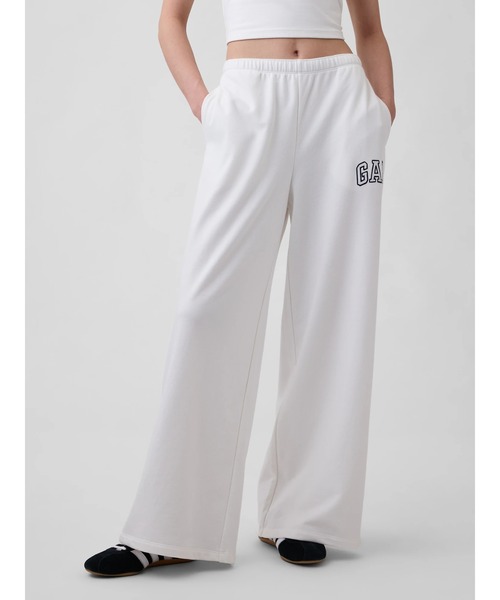 GAP（ギャップ）の「GAPロゴ フレンチテリー ワイドパンツ（スウェットパンツ・レディース・ブラック/グレー/オフホワイト/イエロー/ピンク/ブルー・XS/S/M/L/XXS）」の2枚目の写真