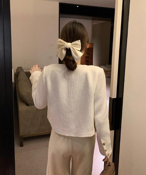 yuue' ( wear )(ユーイ)の「オフィス、プライベート、オケージョンにも◎ノーカラーツイードショートジャケット(その他アウター・レディース・ホワイト/ブラック・FREE)」の11枚目の写真