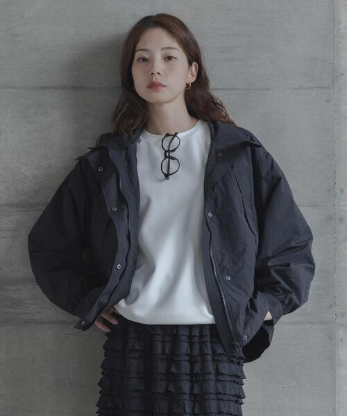 URBAN RESEARCH Sonny Label(アーバンリサーチサニーレーベル)の「撥水スタンドカラーナイロンブルゾン(ナイロンジャケット・レディース・ベージュ系その他/ホワイト系その他/ブラック・FREE)」の20枚目の写真