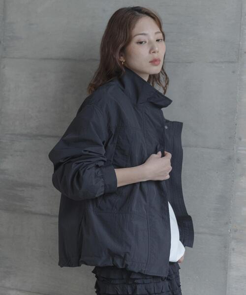 URBAN RESEARCH Sonny Label(アーバンリサーチサニーレーベル)の「撥水スタンドカラーナイロンブルゾン(ナイロンジャケット・レディース・ベージュ系その他/ホワイト系その他/ブラック・FREE)」の21枚目の写真