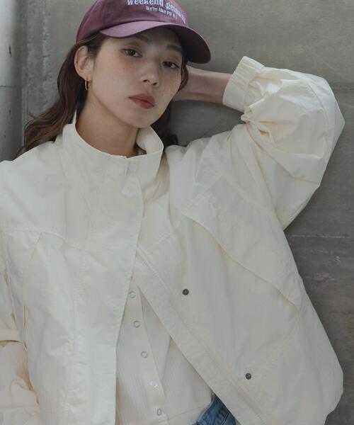URBAN RESEARCH Sonny Label(アーバンリサーチサニーレーベル)の「撥水スタンドカラーナイロンブルゾン(ナイロンジャケット・レディース・ベージュ系その他/ホワイト系その他/ブラック・FREE)」の13枚目の写真