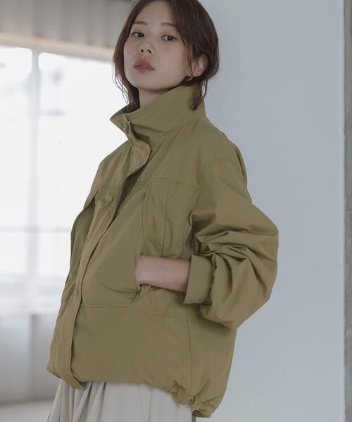 URBAN RESEARCH Sonny Label(アーバンリサーチサニーレーベル)の「撥水スタンドカラーナイロンブルゾン(ナイロンジャケット・レディース・ベージュ系その他/ホワイト系その他/ブラック・FREE)」の6枚目の写真