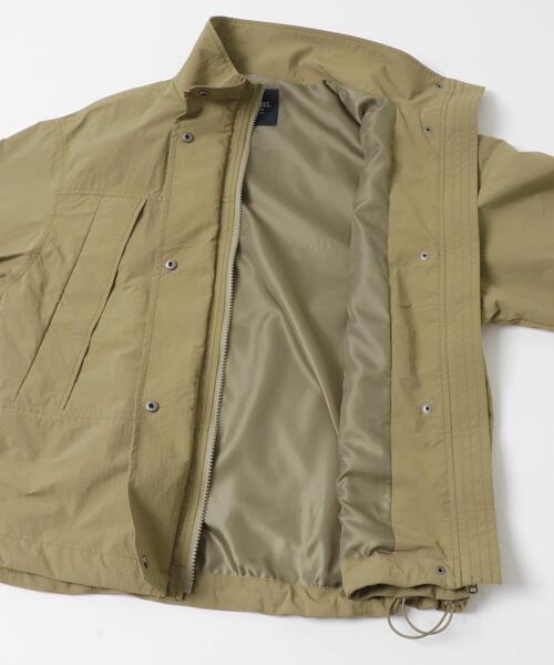 URBAN RESEARCH Sonny Label(アーバンリサーチサニーレーベル)の「撥水スタンドカラーナイロンブルゾン(ナイロンジャケット・レディース・ベージュ系その他/ホワイト系その他/ブラック・FREE)」の14枚目の写真