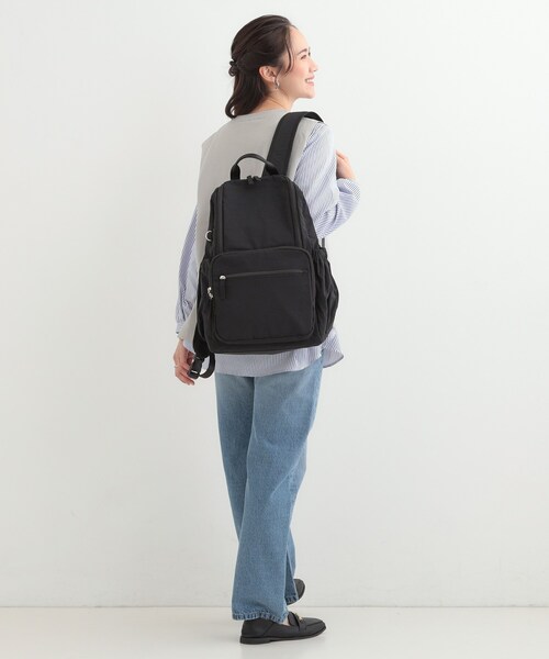 SHOO・LA・RUE（シューラルー）の「【撥水/13ポケット】ワンタッチショルダー 自立リュック（バックパック/リュック・レディース・ナチュラル/ブラック・00）」の4枚目の写真