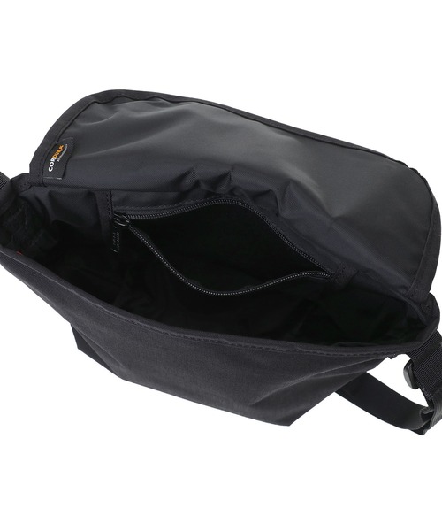 Manhattan Portage（マンハッタンポーテージ）の「NYLON MESSENGER BAG (XS) BP W/DIV MGNT 500D CORDURA DPL（メッセンジャーバッグ・レディース・ブラック・X-SMALL）」の8枚目の写真