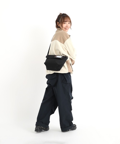Manhattan Portage（マンハッタンポーテージ）の「NYLON MESSENGER BAG (XS) BP W/DIV MGNT 500D CORDURA DPL（メッセンジャーバッグ・レディース・ブラック・X-SMALL）」の14枚目の写真