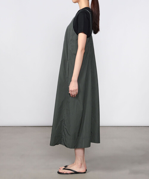 DANTON(ダントン)の「DANTON | ナイロンタフタ Aライン キャミソールワンピース WOMEN(ワンピース・レディース・オリーブ/チャコール・36)」の17枚目の写真