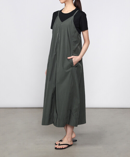 DANTON(ダントン)の「DANTON | ナイロンタフタ Aライン キャミソールワンピース WOMEN(ワンピース・レディース・オリーブ/チャコール・36)」の15枚目の写真