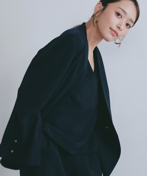 AJUGA.(アジュガ)の「イージーレイヤードVネックジレ【セレモニー/オケージョン】(ベスト・レディース・ネイビー/ブラック・M/S)」の4枚目の写真