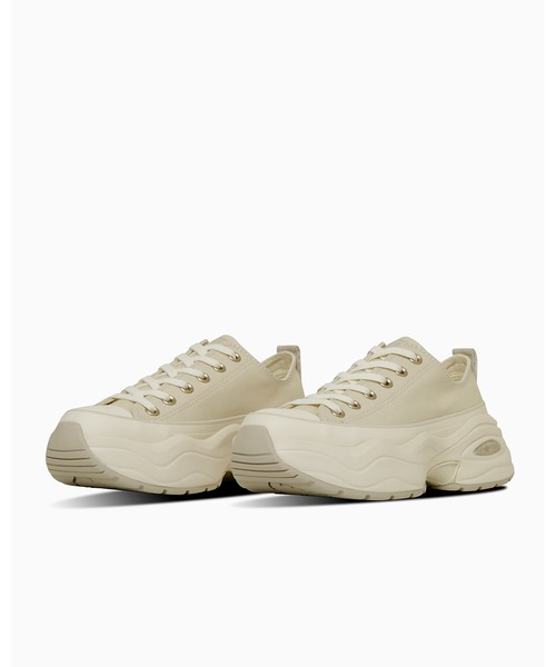 CONVERSE ALL STAR(コンバースオールスター)の「ALL STAR SURGETRAINER NC OX / オールスター サージトレーナー NC OX(スニーカー・レディース・ホワイト・5/4.5/4/3.5/7.5/7/6.5/5.5/3)」の2枚目の写真