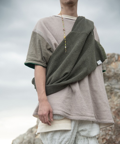 anlio（アンリオ）の「PULLOVER BAG（ショルダーバッグ・レディース・ホワイト/カーキ・FREE）」の2枚目の写真