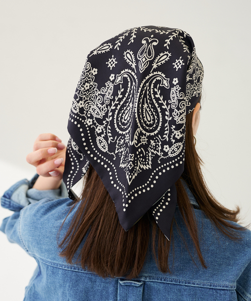 FRAMeWORK（フレームワーク）の「manipuri/マニプリ　三角W65 スカーフ 45*96（バンダナ/スカーフ・レディース・ブラック/ブラウン・FREE）」の4枚目の写真