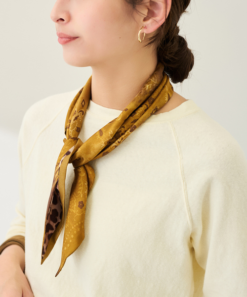 FRAMeWORK（フレームワーク）の「manipuri/マニプリ　三角W65 スカーフ 45*96（バンダナ/スカーフ・レディース・ブラック/ブラウン・FREE）」の6枚目の写真