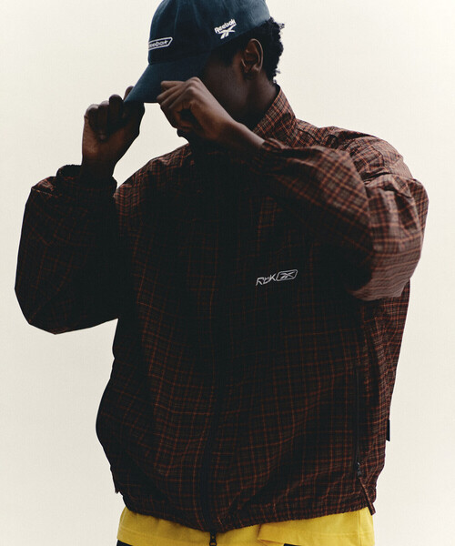 SEDAN ALL-PURPOSE(セダンオールパーパス)の「SEDAN ALL-PURPOSE | Reebok 6パネル ロゴ刺繍キャップ MEN(キャップ・メンズ・グリーン/ブルー/レッド・ONE)」の7枚目の写真