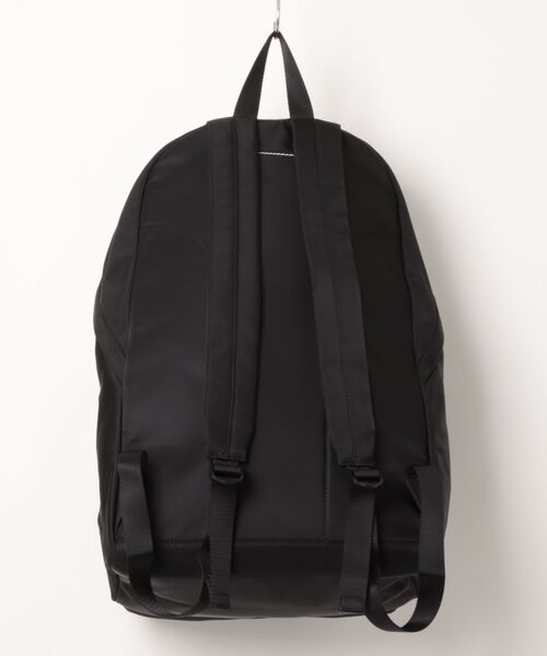 MM6 Maison Margiela（ｴﾑｴﾑｼｯｸｽ ﾒｿﾞﾝ ﾏﾙｼﾞｪﾗ）の「MM6　THREE POCKET BACKPACK（バックパック/リュック・メンズ・ブラック・FREE）」の2枚目の写真