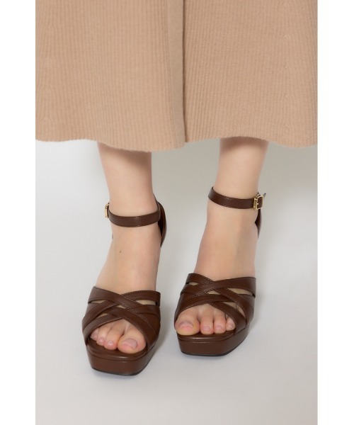 rienda(リエンダ)の「blendクロスサンダル 春服(サンダル・レディース・ブラック/ベージュ/ブラウン・SMALL/MEDIUM/LARGE)」の9枚目の写真