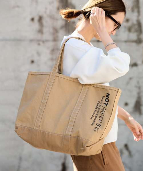 FRAMeWORK(フレームワーク)の「SEUVAS/ソウバス 別注NOT PAPER バッグ L(トートバッグ・レディース・ベージュ・FREE)」の2枚目の写真