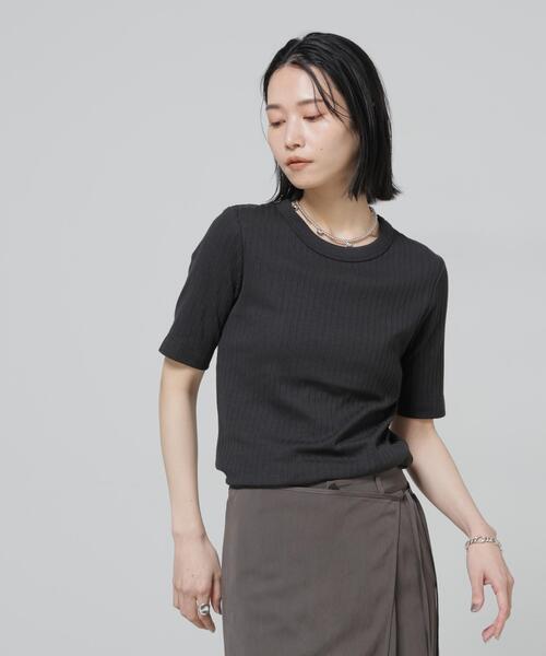 NANO universe(ナノユニバース)の「Anti Soaked(R) 汗染み防止クルーネックリブTシャツ(Tシャツ/カットソー・レディース・トップグレー/アイボリー/ブラック/チャコール・S/M/L)」の2枚目の写真