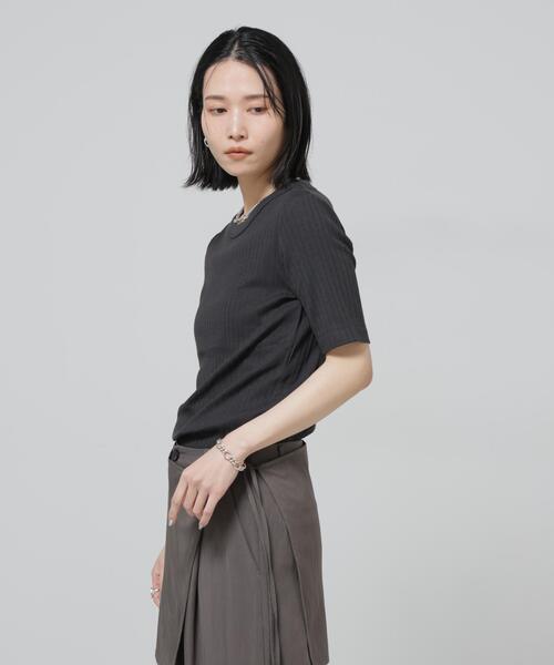 NANO universe(ナノユニバース)の「Anti Soaked(R) 汗染み防止クルーネックリブTシャツ(Tシャツ/カットソー・レディース・トップグレー/アイボリー/ブラック/チャコール・S/M/L)」の5枚目の写真