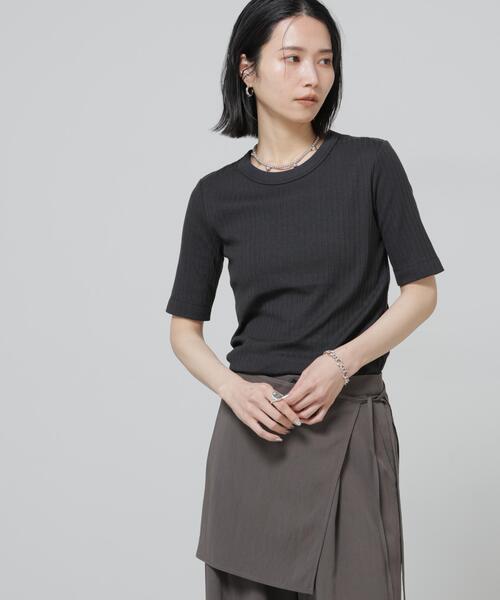 NANO universe(ナノユニバース)の「Anti Soaked(R) 汗染み防止クルーネックリブTシャツ(Tシャツ/カットソー・レディース・トップグレー/アイボリー/ブラック/チャコール・S/M/L)」の7枚目の写真