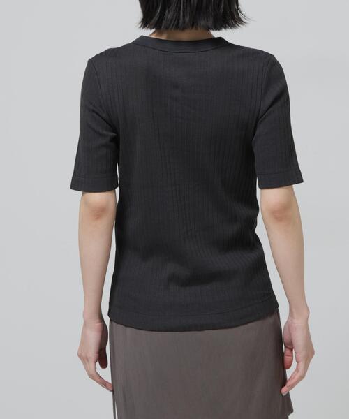 NANO universe(ナノユニバース)の「Anti Soaked(R) 汗染み防止クルーネックリブTシャツ(Tシャツ/カットソー・レディース・トップグレー/アイボリー/ブラック/チャコール・S/M/L)」の14枚目の写真