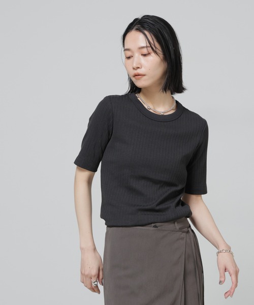NANO universe（ナノユニバース）の「Anti Soaked(R) 汗染み防止クルーネックリブTシャツ（Tシャツ/カットソー・レディース・トップグレー/アイボリー/ブラック/チャコール・S/M/L）」の2枚目の写真