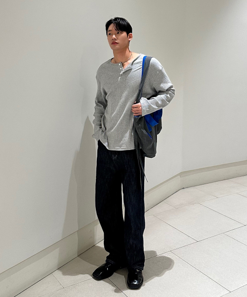 JUAN HOMME(ジュアンオム)の「ヘンリーネックロングスリーブTシャツ(メランジグレー)(Tシャツ/カットソー・メンズ・グレー・SMALL/MEDIUM/LARGE)」の20枚目の写真