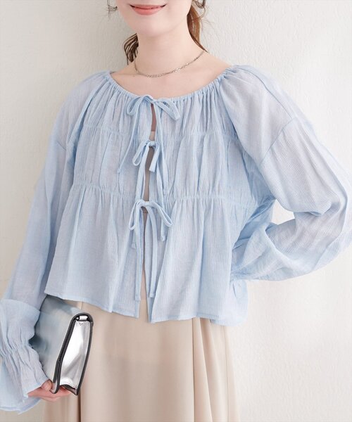 natural couture（ナチュラルクチュール）の「楊柳シャーリングリボンブラウス（シャツ/ブラウス・レディース・ブラック/サックスブルー/イエロー/オフホワイト・FREE）」の3枚目の写真