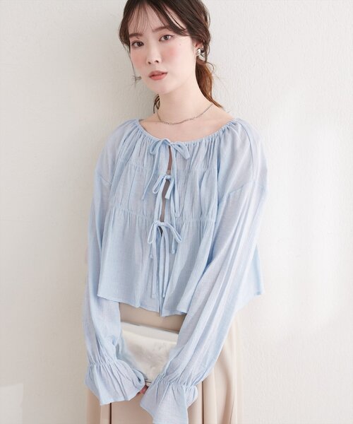 natural couture（ナチュラルクチュール）の「楊柳シャーリングリボンブラウス（シャツ/ブラウス・レディース・ブラック/サックスブルー/イエロー/オフホワイト・FREE）」の13枚目の写真