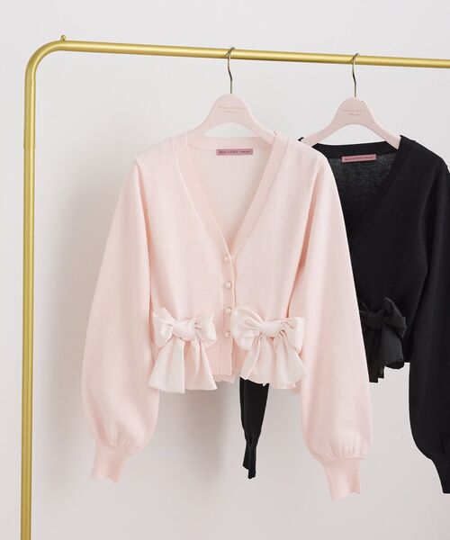 Maison de FLEUR（メゾンドフルール）の「リボンカーディガン（カーディガン/ボレロ・レディース・ブラック/ピンク・FREE）」の2枚目の写真