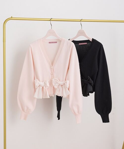Maison de FLEUR（メゾンドフルール）の「リボンカーディガン（カーディガン/ボレロ・レディース・ブラック/ピンク・FREE）」の3枚目の写真