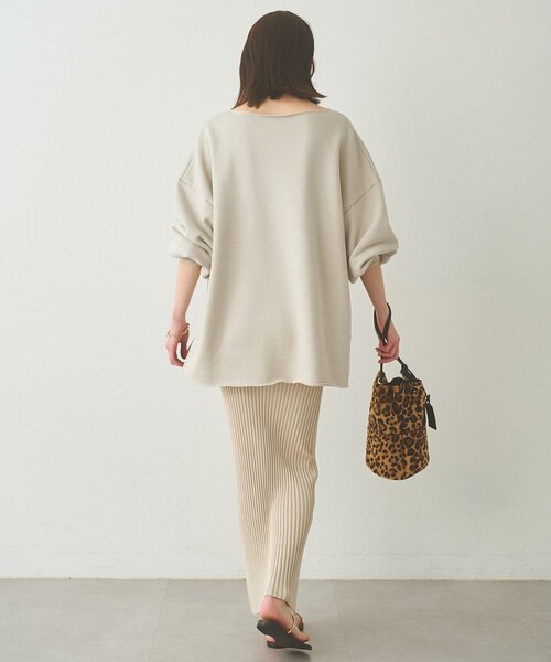 Whim Gazette（ウィムガゼット）の「【WEB＆一部店舗限定カラー】リラックススウェットプルオーバー（スウェット・レディース・グレイッシュベージュ/チャコールグレー/ライトグレー・FREE）」の10枚目の写真