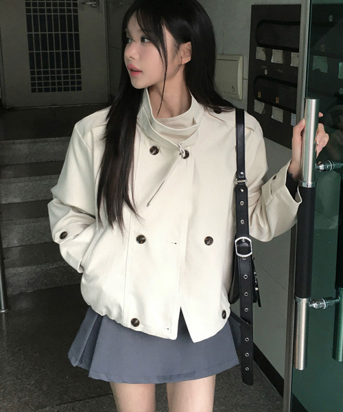 VIVID LADY(ビビッドレディー)の「ハイネックベルト ショート ブルゾン ジャケット(ブルゾン・レディース・ベージュ/アイボリー・FREE)」の11枚目の写真