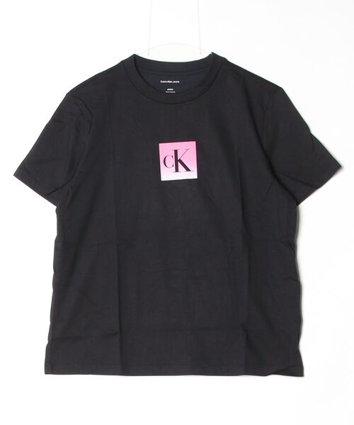 Calvin Klein Jeans(カルヴァンクラインジーンズ)の「Calvin Klein Jeans カルバンクラインジーンズ CK OMBRE BOX LOGO CREWNECK TEE モノグラム 半袖Tシャツ(Tシャツ/カットソー・レディース・ホワイト/ブラック・S/M)」の4枚目の写真