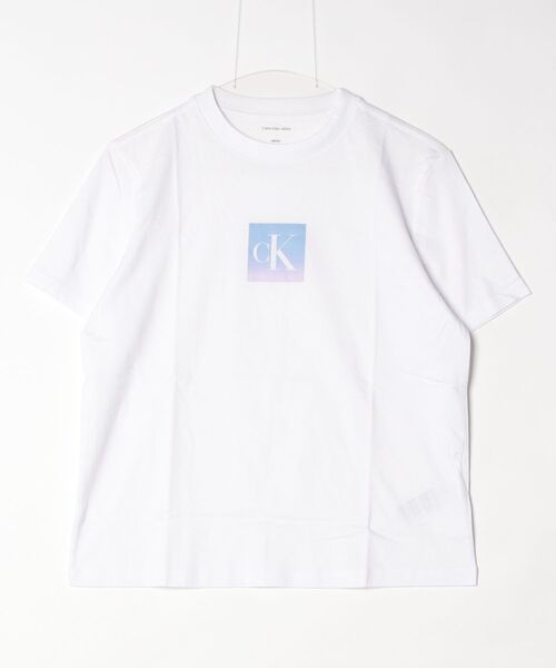 Calvin Klein Jeans(カルヴァンクラインジーンズ)の「Calvin Klein Jeans カルバンクラインジーンズ CK OMBRE BOX LOGO CREWNECK TEE モノグラム 半袖Tシャツ(Tシャツ/カットソー・レディース・ホワイト/ブラック・S/M)」の5枚目の写真